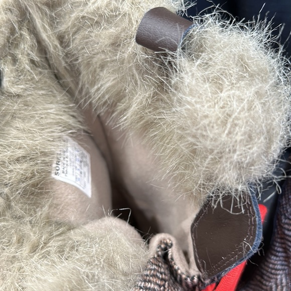 Sorel Winter Boots - Picture 5 of 7